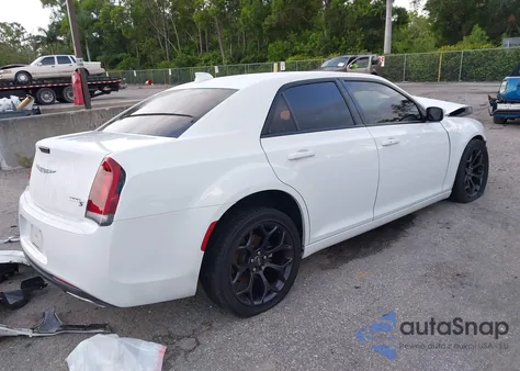 2019 Chrysler 300 300S z USA, uszkodzony, nr VIN 2C3CCABG4KH708162